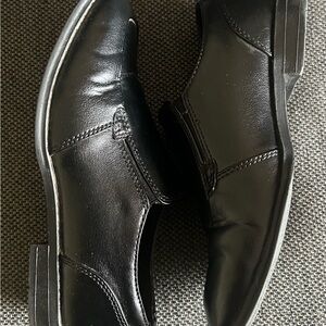 Sonoma Boy’s Dress Leather Slip-on Shoes With Memory Foam Insole Size 3 Med